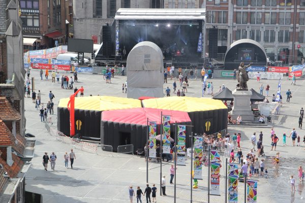 Mobilaser - Laser Game et concert sur la Grand place de Tournai (Belgique)