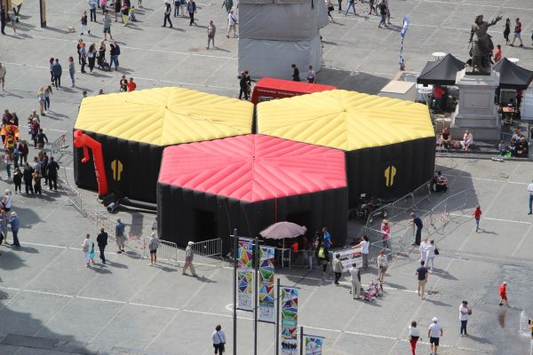 Mobilaser - Structure gonflable sur la Grand place de Tournai (Belgique)