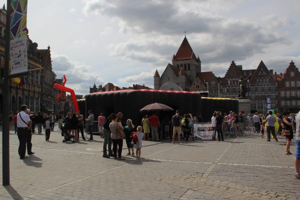 Mobilaser - Lasergame en famille sur la Grand place de Tournai en Belgique